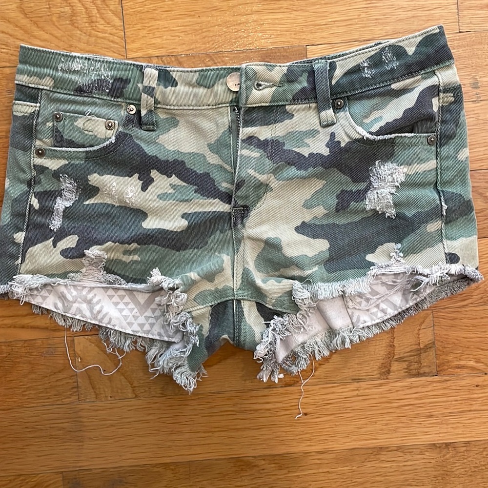 Tractr denim Camo shorts size 12